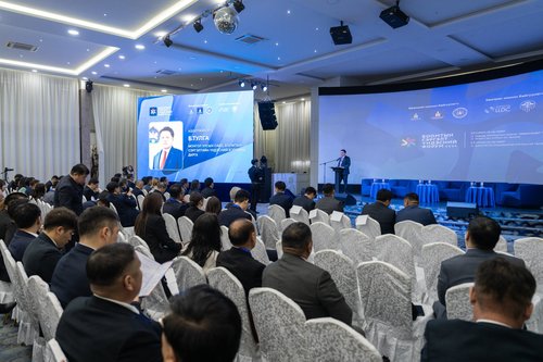 ХИЛ ДЭЭР ГАЦМААРГҮЙ БАЙНА